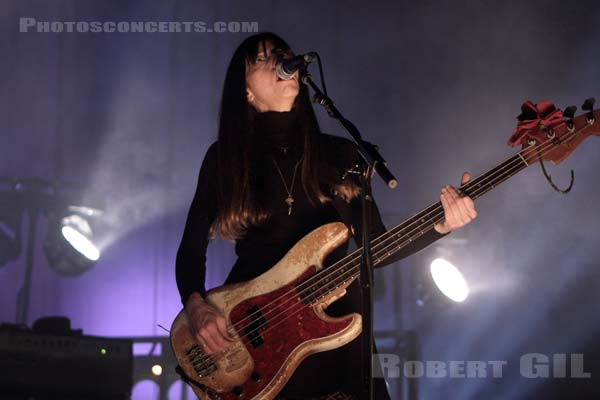 PIXIES - 2016-11-23 - PARIS - Zenith - Paz Lenchantin